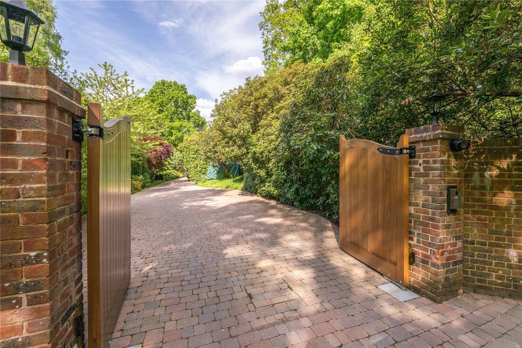 Property photo 2 of 23 Entrance