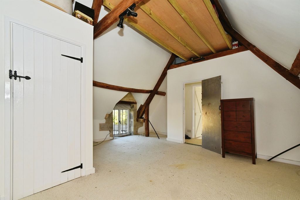 Property photo 3 of 24
