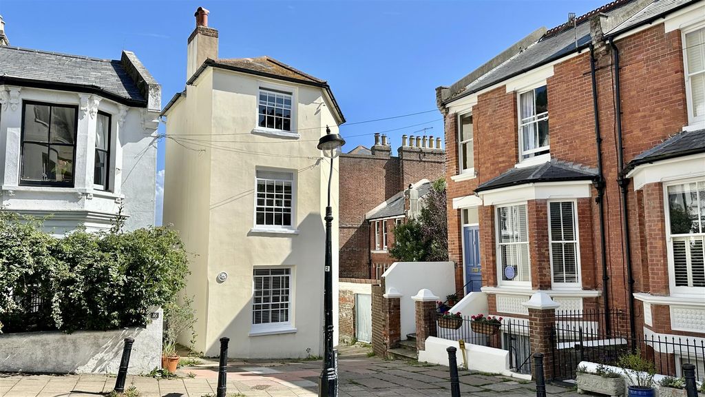 Property photo 1 of 34