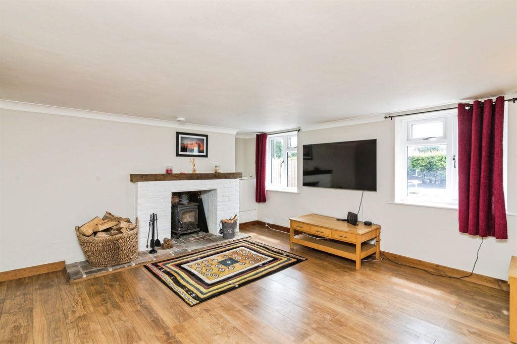 Property photo 2 of 17