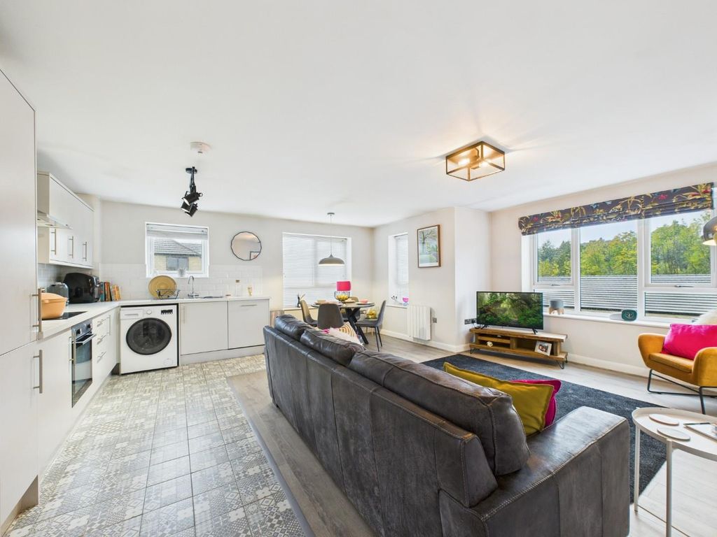 Property photo 2 of 6 Cam01268G0-Pr0403-Still001.Jpg