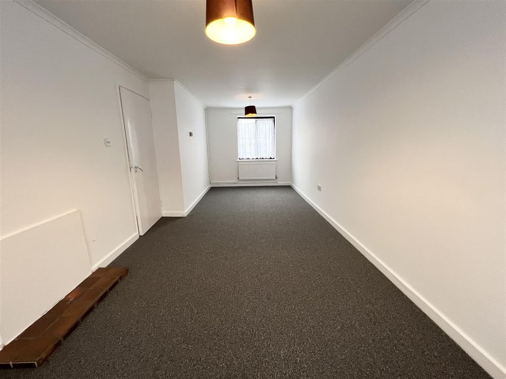 Property photo 3 of 8 Img_9827.Jpg