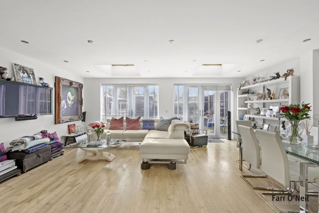 Property photo 3 of 26 Photo 21