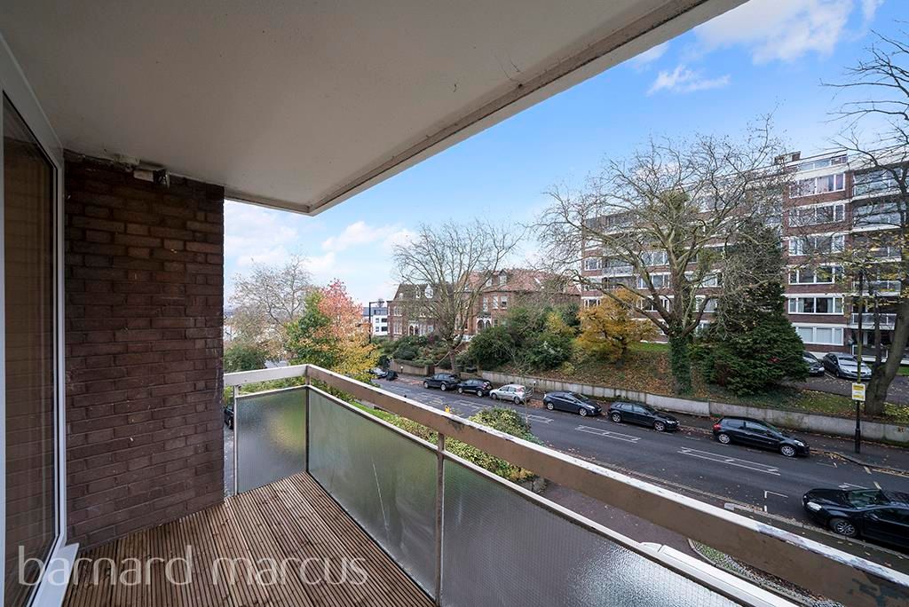Property photo 2 of 8 Balcony