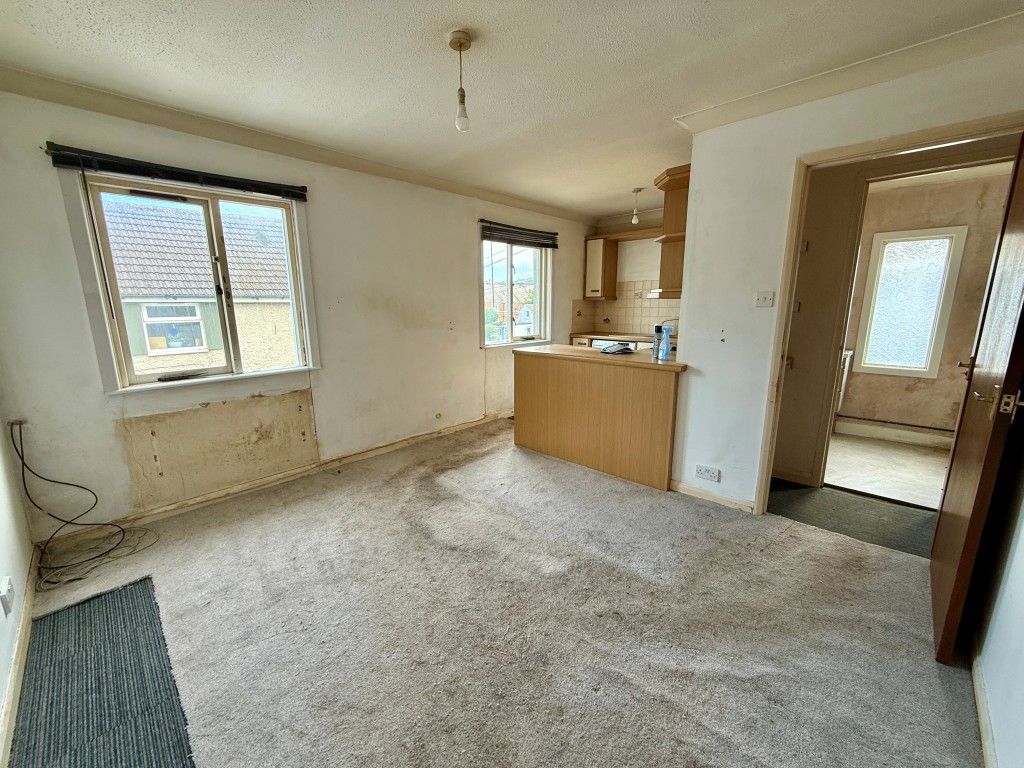 Property photo 2 of 8 Living/Dining Room