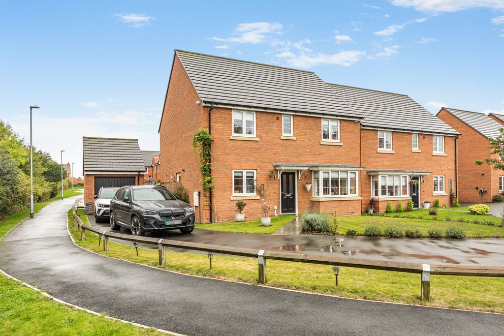 Property photo 2 of 23