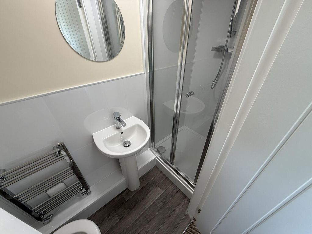 Property photo 2 of 13 Bathroom