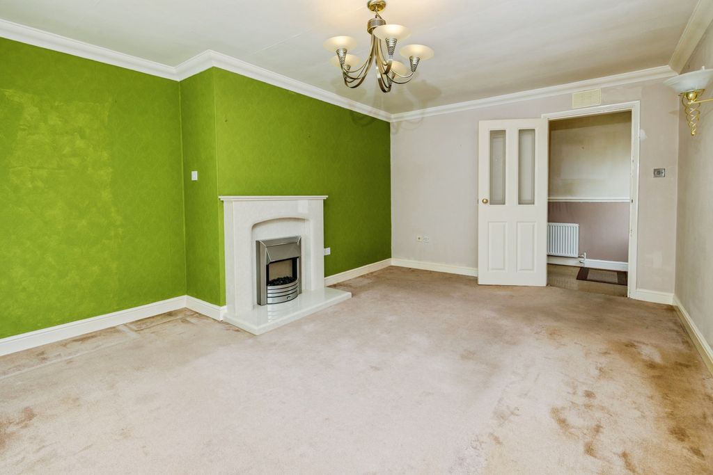 Property photo 3 of 16