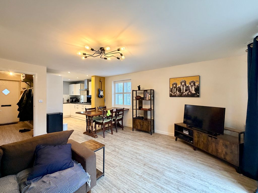 Property photo 3 of 16 Image