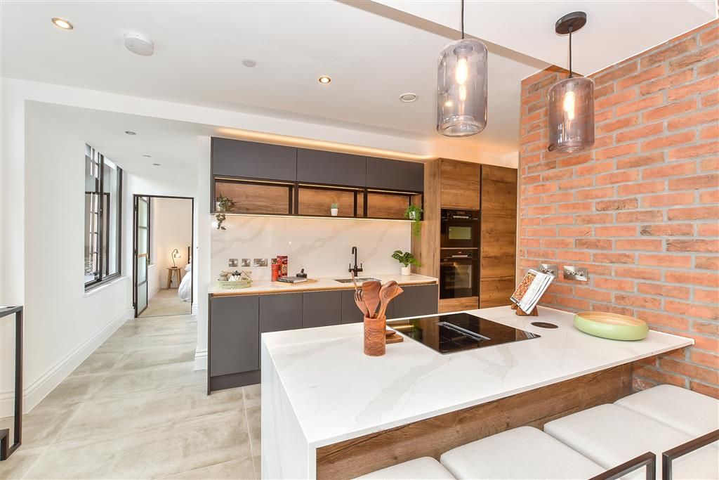 Property photo 3 of 15 Kitchen