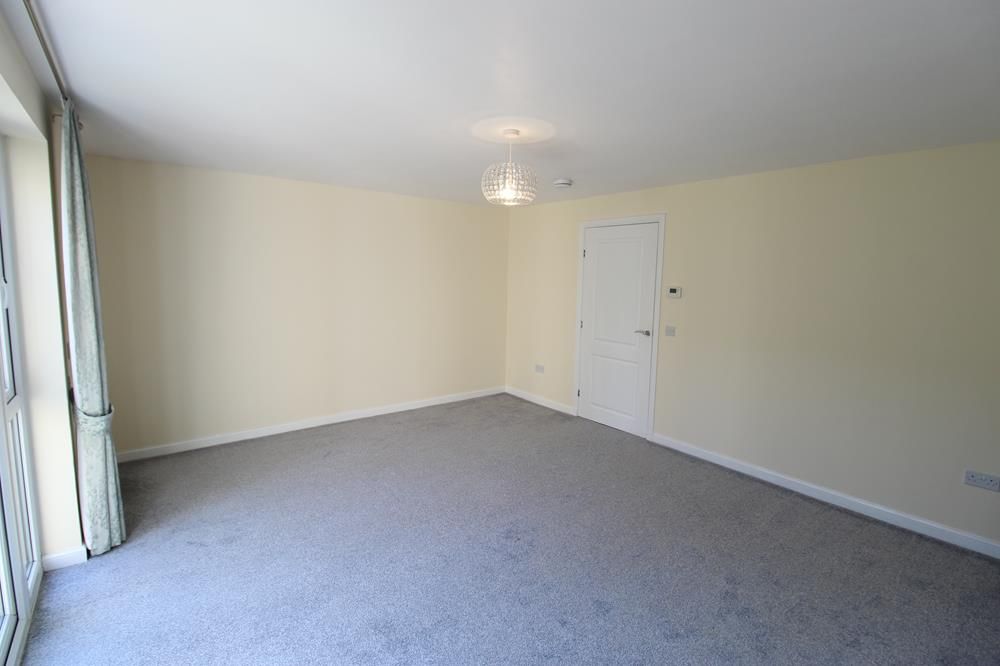 Property photo 2 of 15 Lounge 2