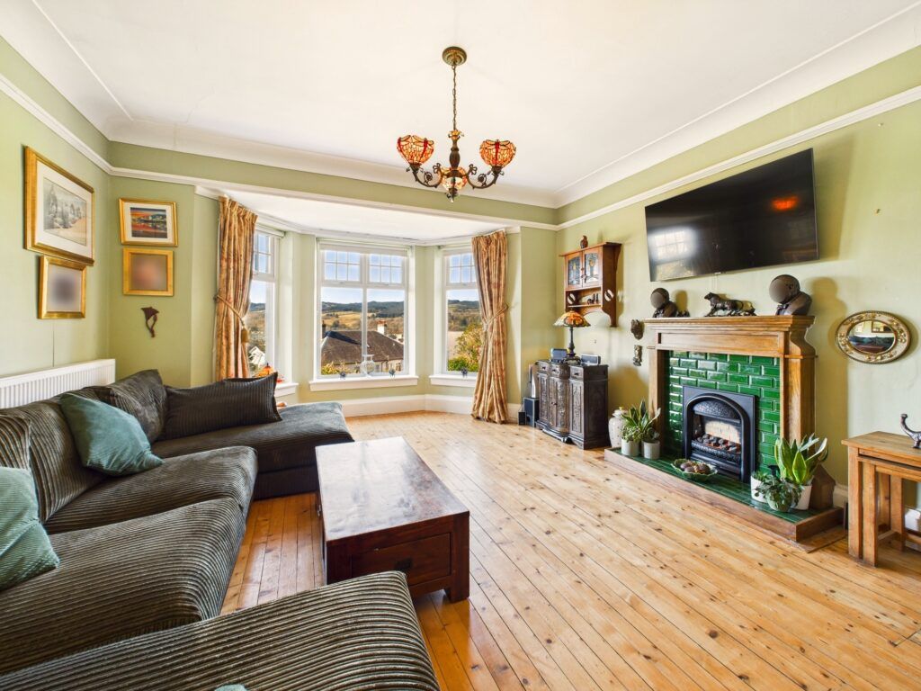 Property photo 2 of 34