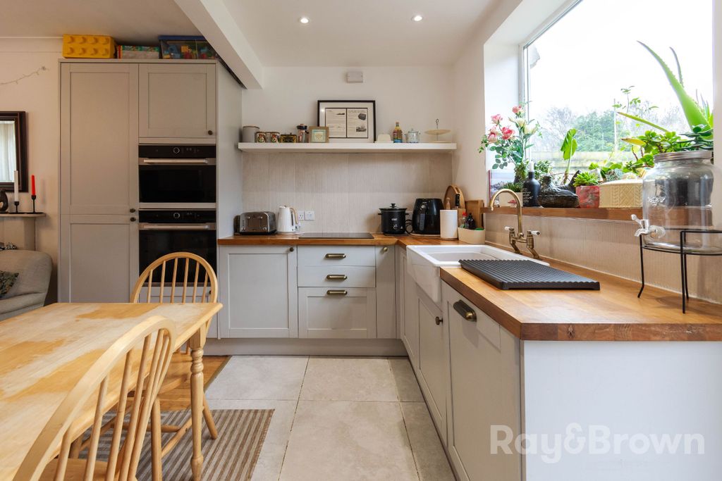 Property photo 3 of 50