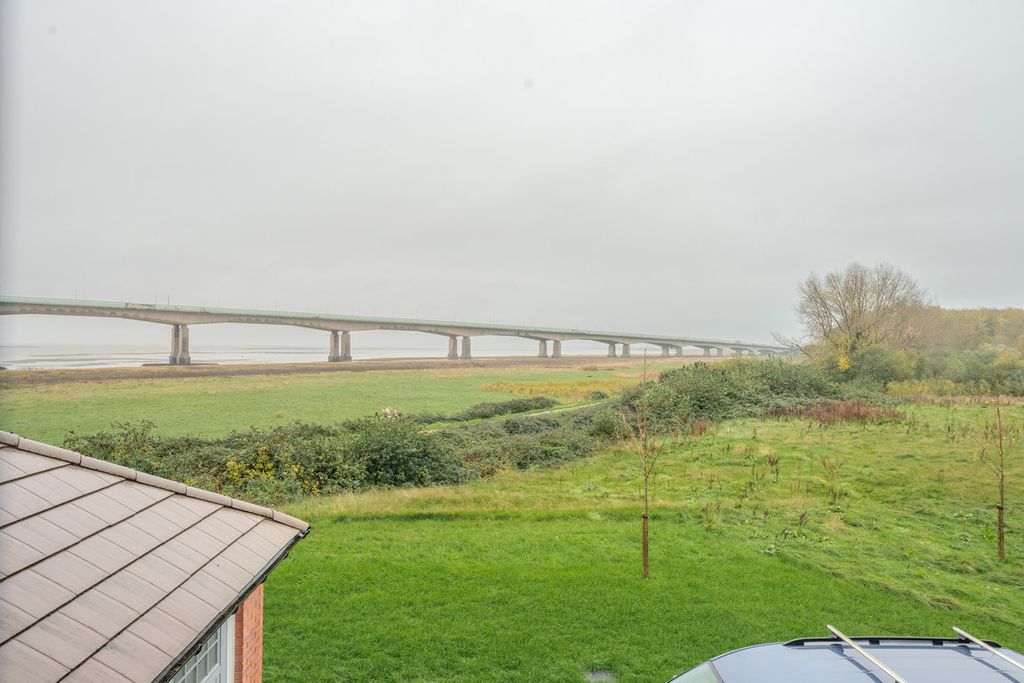 Property photo 2 of 37