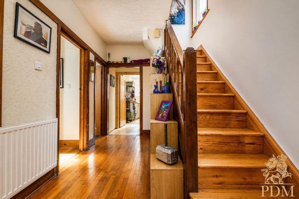Property photo 3 of 18 18 Cottesmore Road, Lenton (5 Of 25).Png