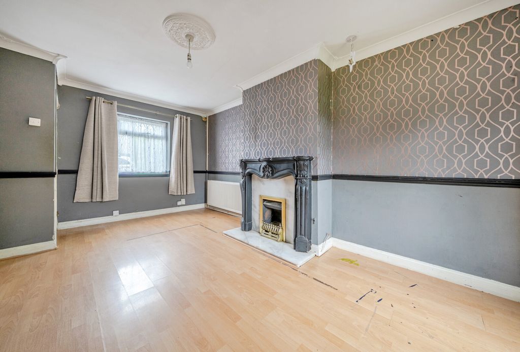 Property photo 2 of 20 1529651-16-1A10c5...