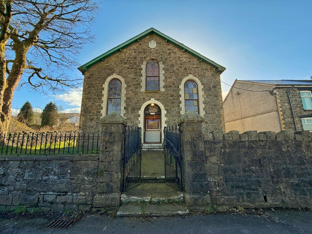 Property photo 1 of 11