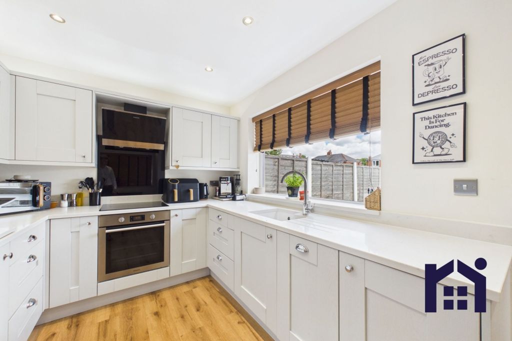 Property photo 1 of 24 Kitchen