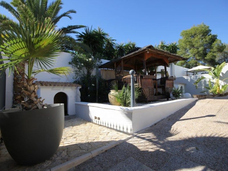 Property photo 1 of 26