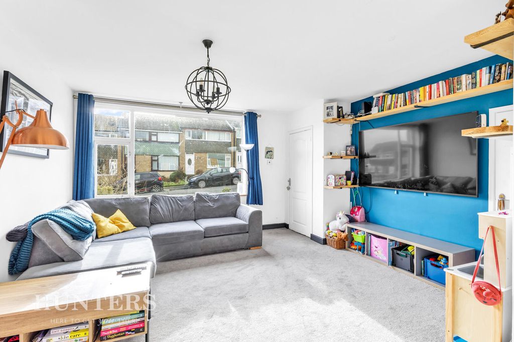 Property photo 3 of 15 Living Room