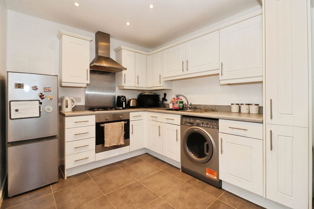 Property photo 3 of 9 Pbox-Img.Jpg