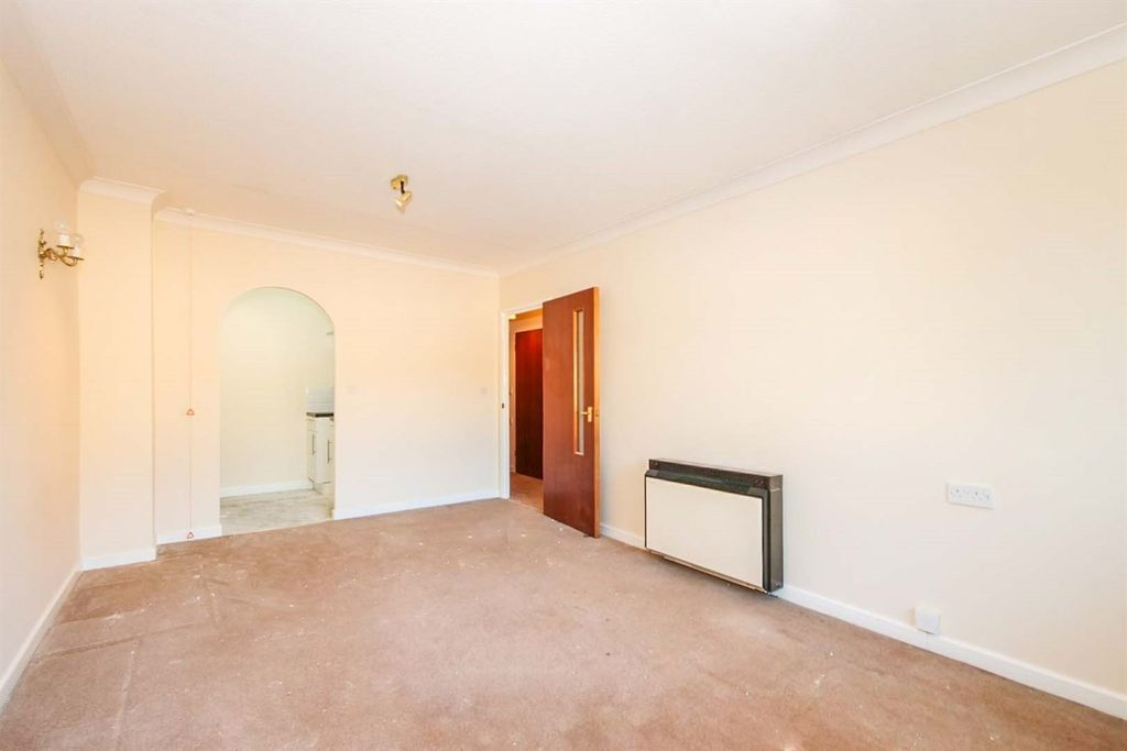 Property photo 3 of 9