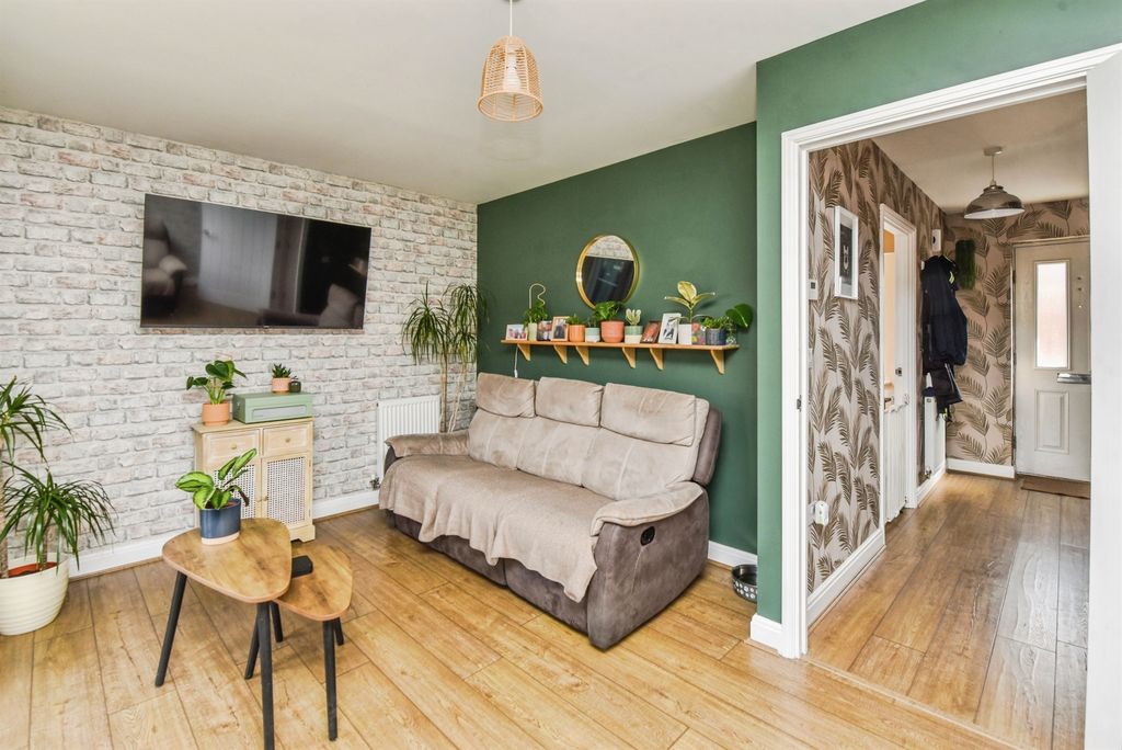 Property photo 3 of 14