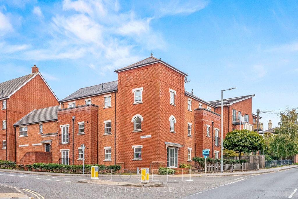 Property photo 1 of 8