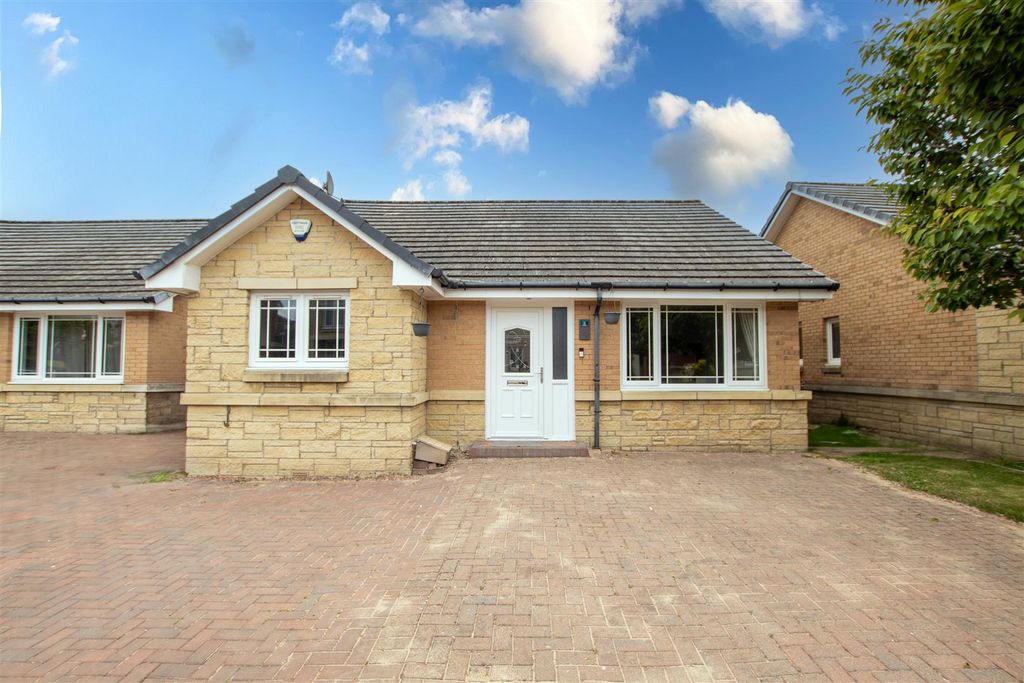 Property photo 2 of 17 Front.External.Jpg