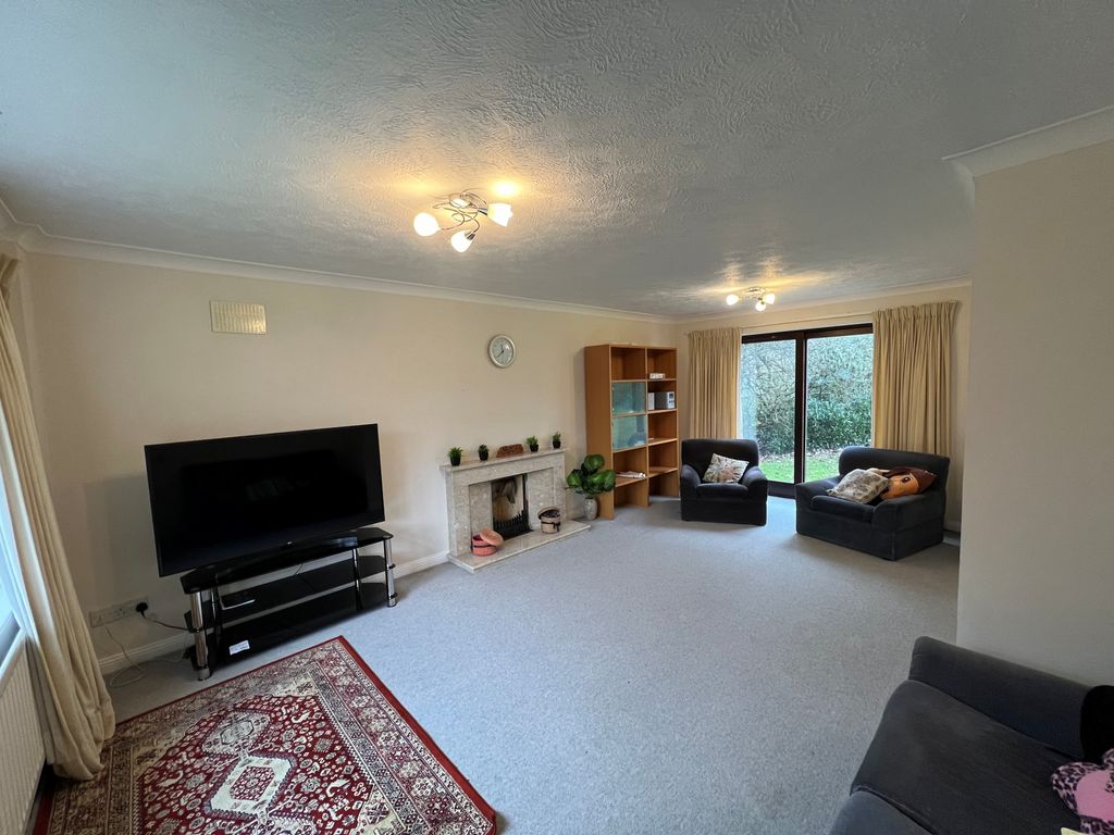 Property photo 2 of 20