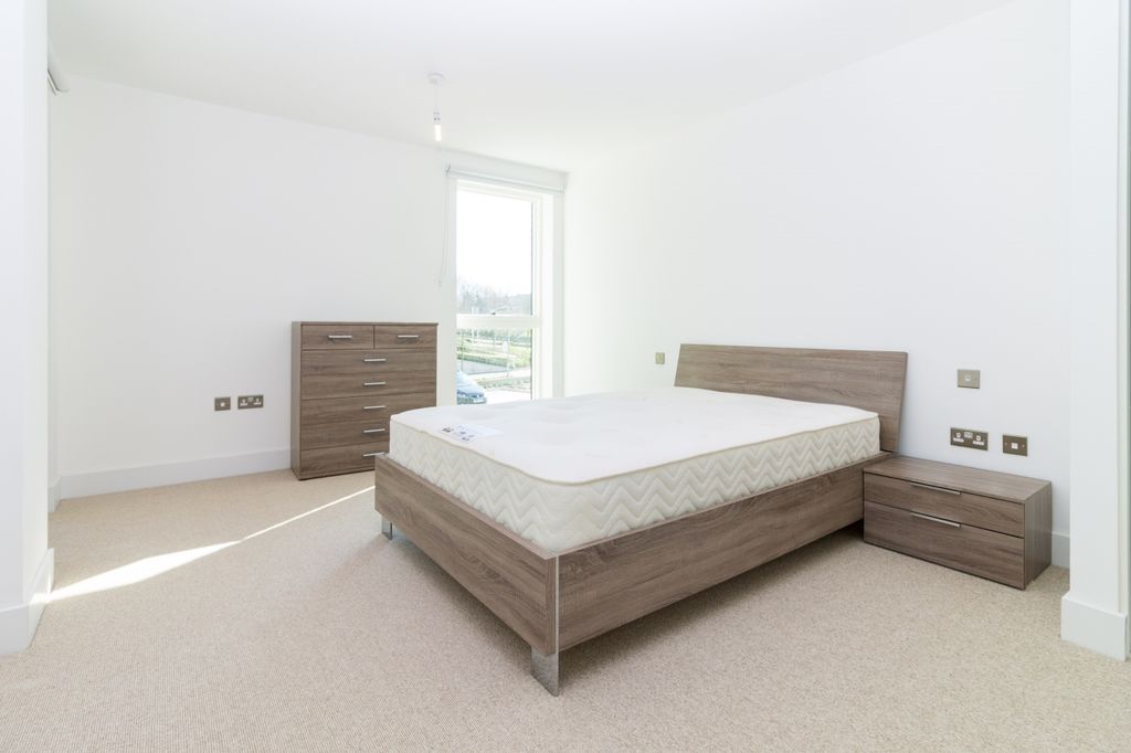 Property photo 3 of 8 Bedroom