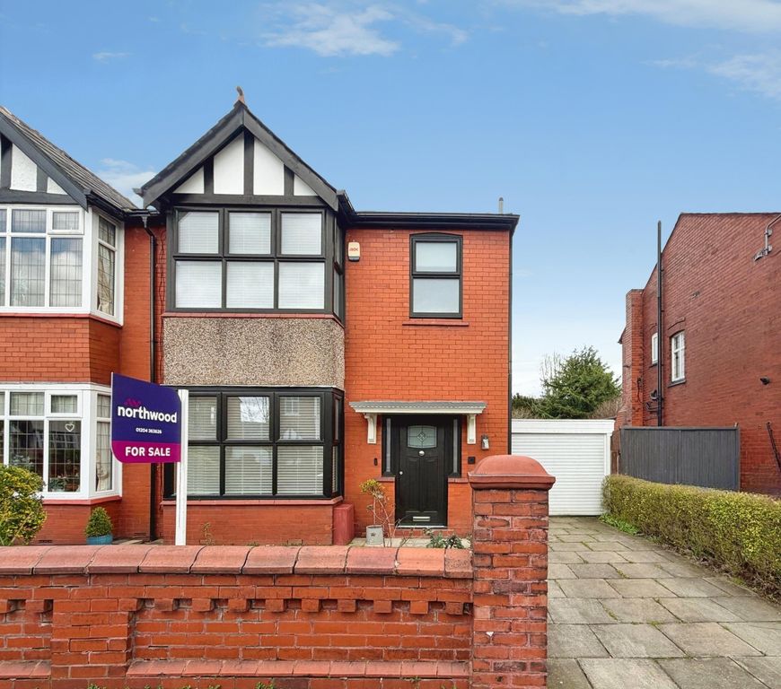 Property photo 1 of 32