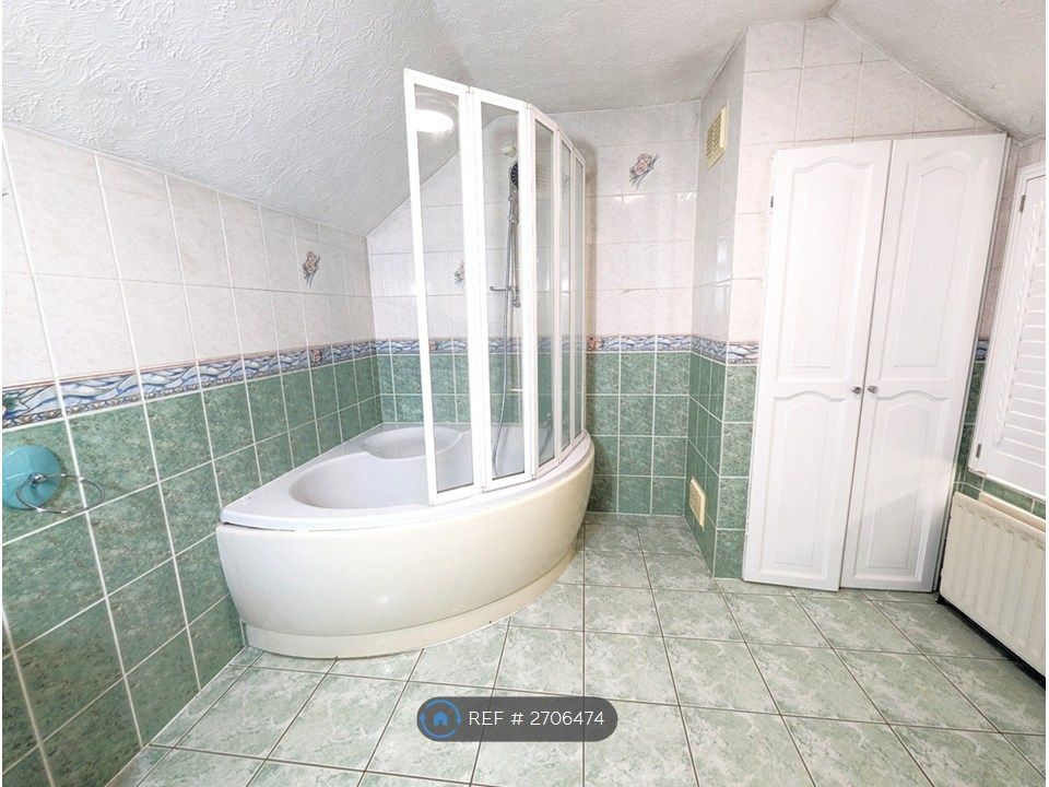 Property photo 2 of 35 Bathroom