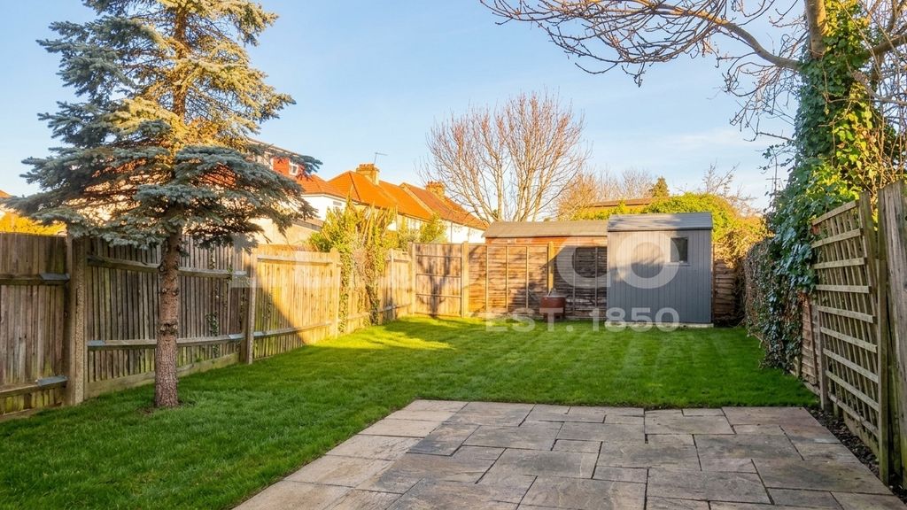 Property photo 1 of 17 Picture No. 24