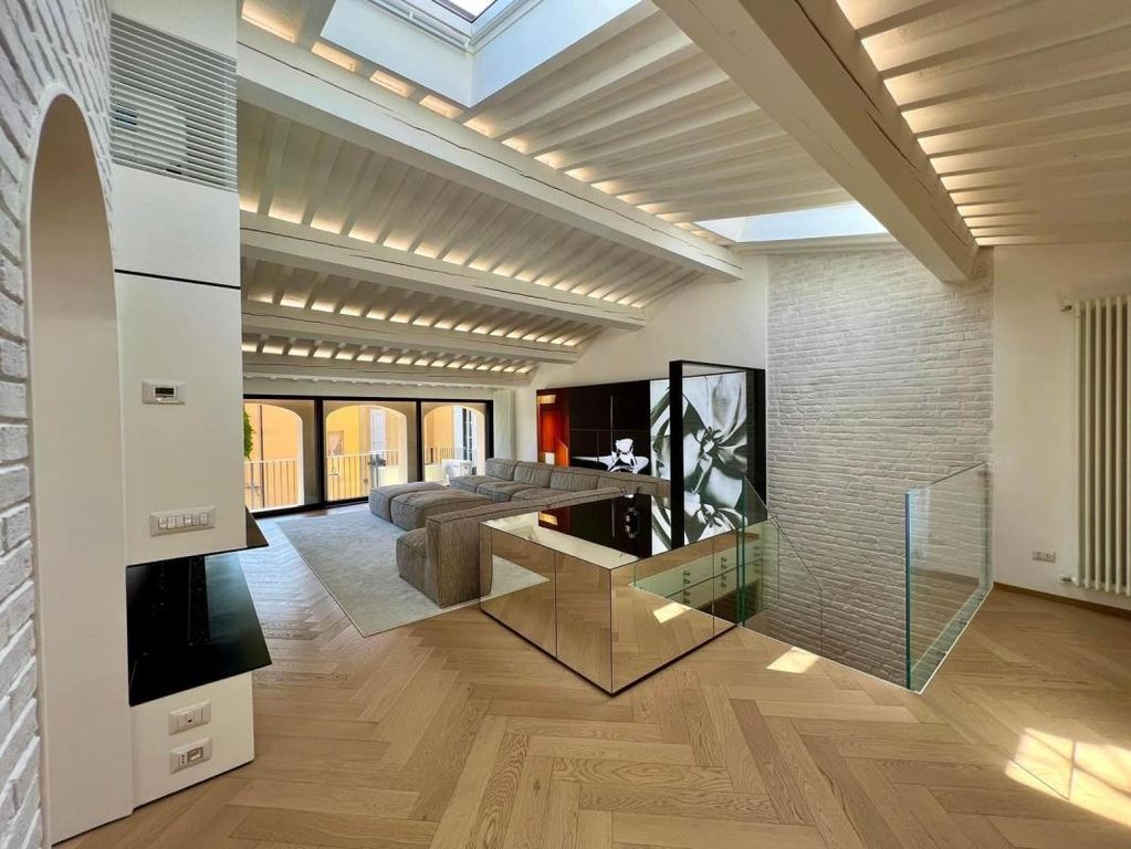 Property photo 3 of 31