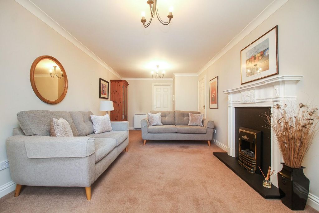 Property photo 3 of 10 3