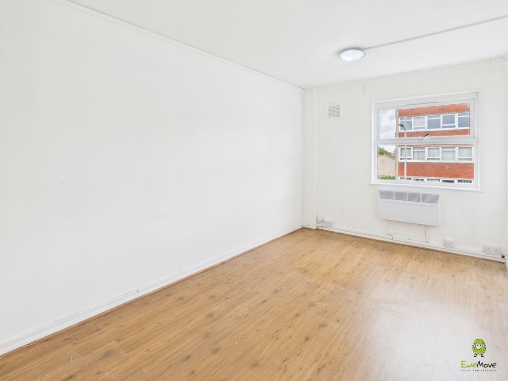 Property photo 3 of 5 Bedroom One Presented By James Hillier For Ewemove
