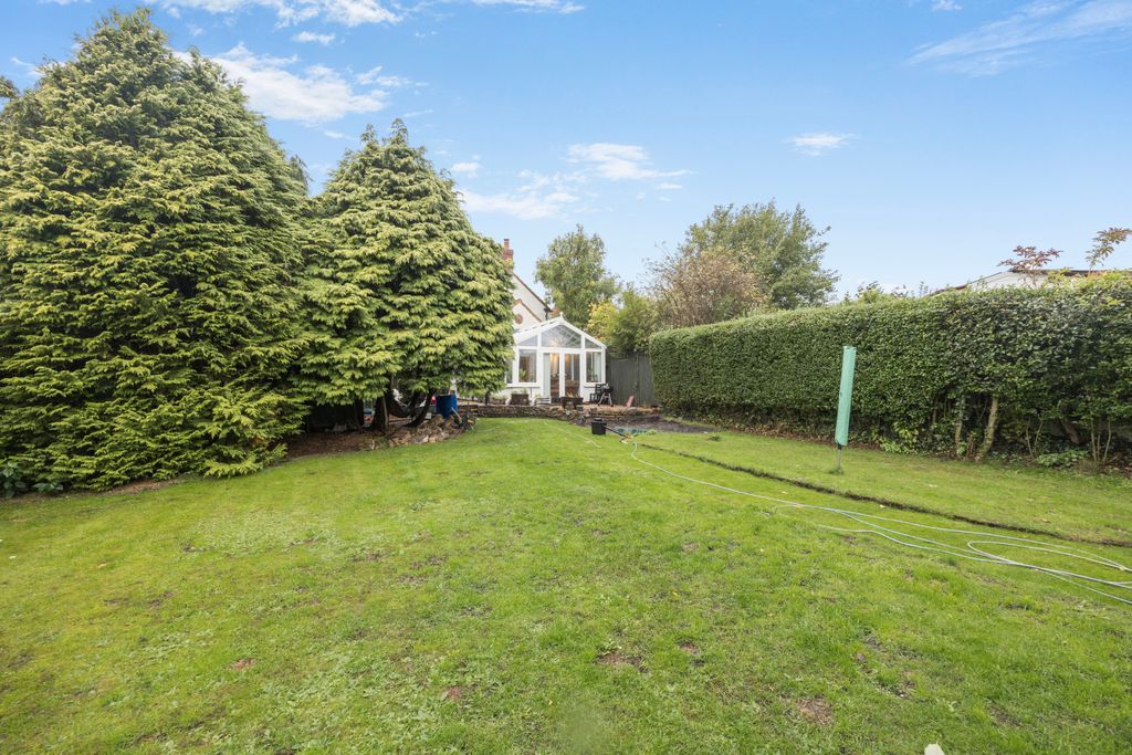 Property photo 2 of 20