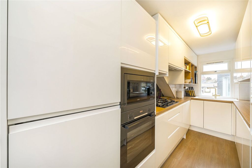 Property photo 3 of 7 Picture No. 09