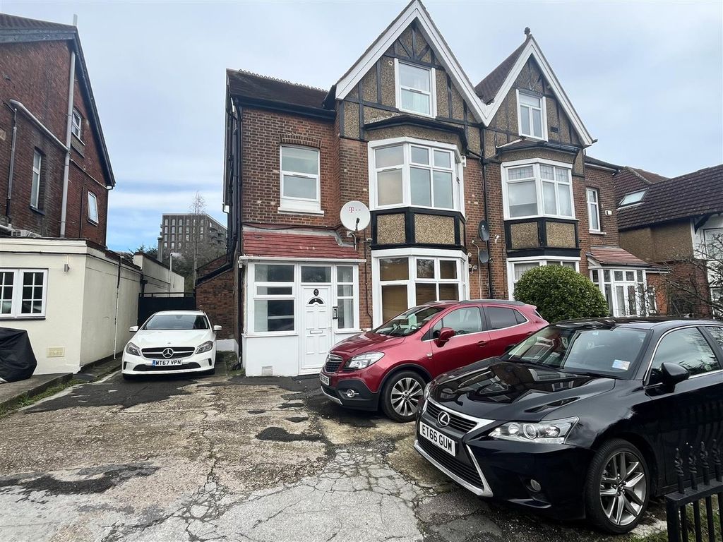 Property photo 1 of 5