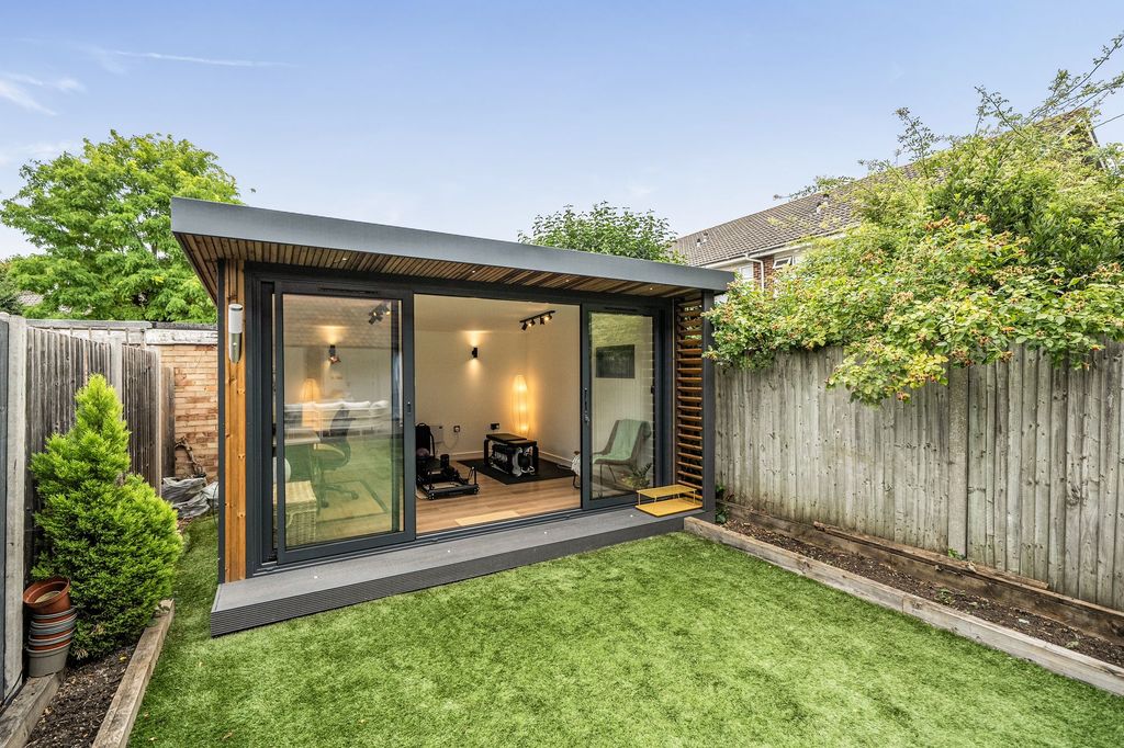 Property photo 3 of 19 Outbuilding