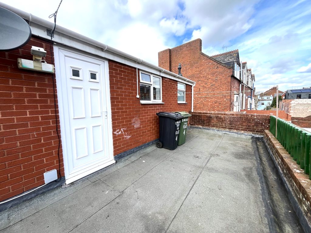 Property photo 1 of 7 Front