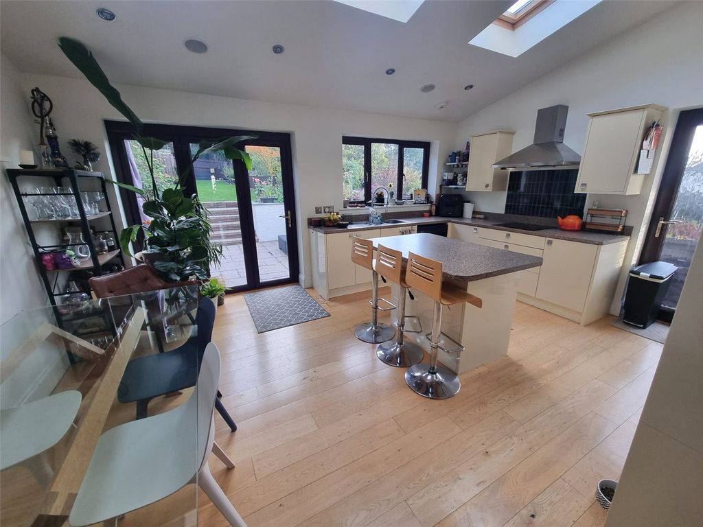 Property photo 3 of 28 Picture No. 46