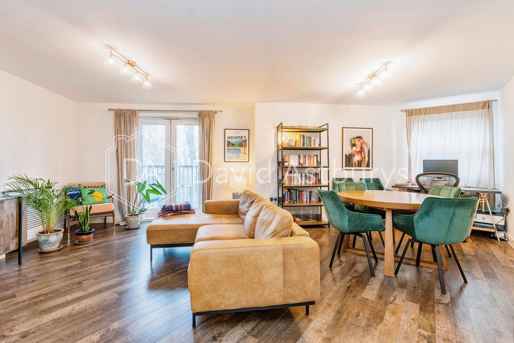 Property photo 2 of 11 Gilsonplaceco