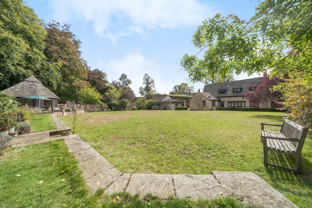 Property photo 2 of 19