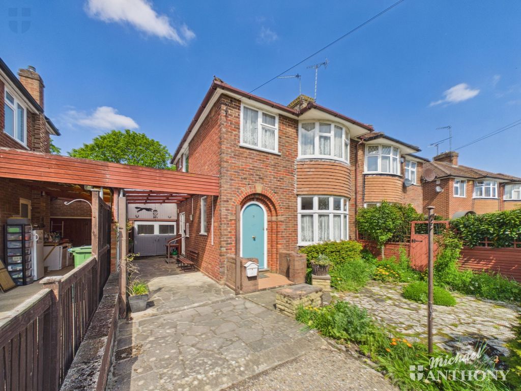 Property photo 1 of 18 Cam03218G0-Pr0992-Still015