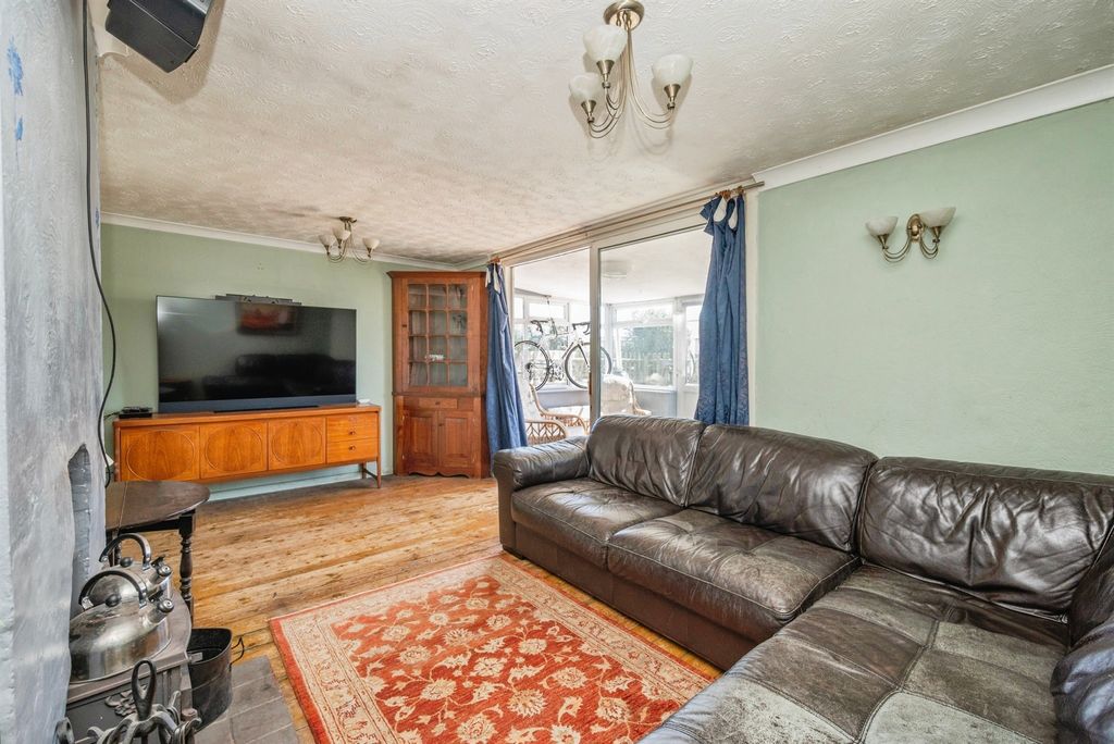 Property photo 2 of 14