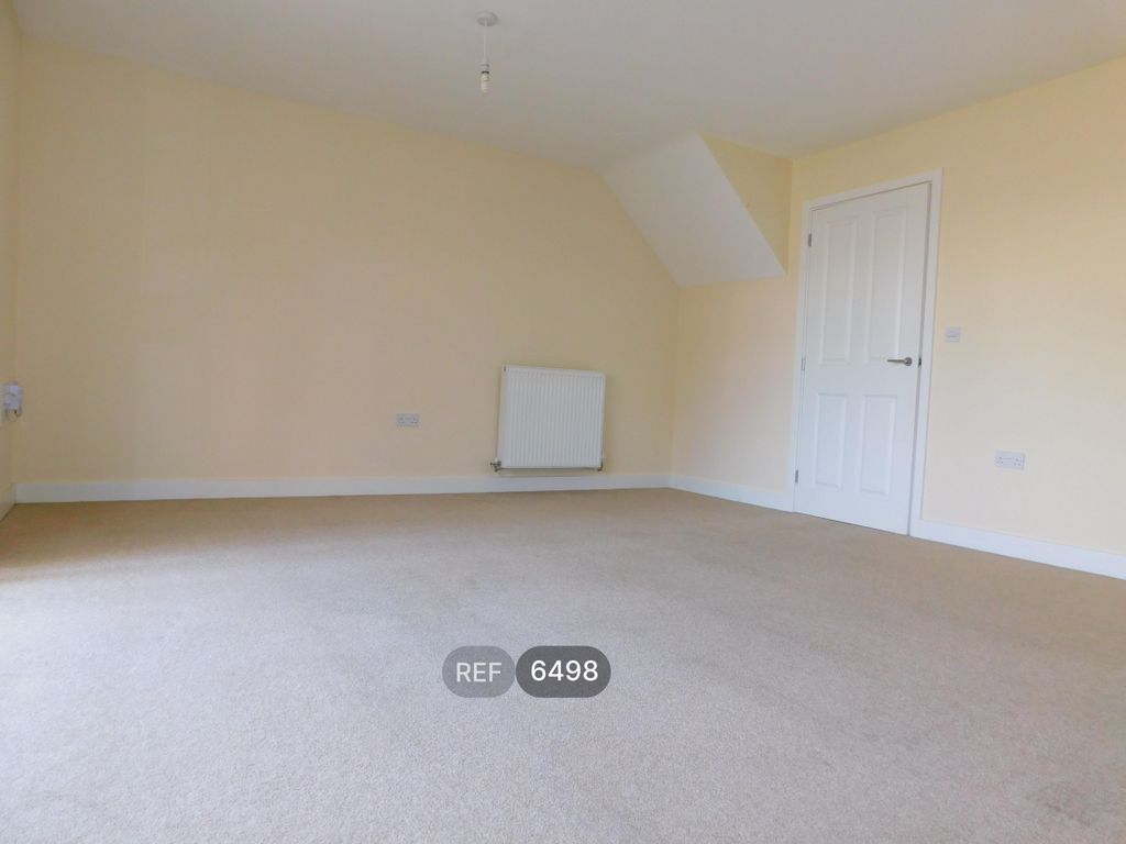 Property photo 3 of 14 Living Room