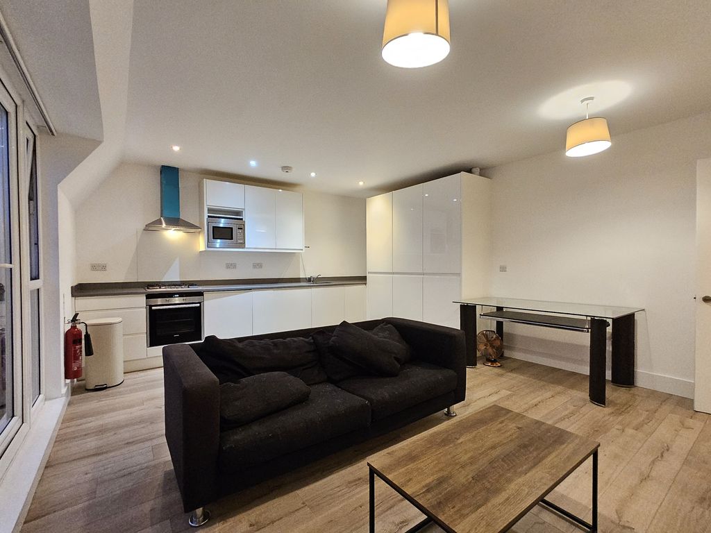 Property photo 2 of 8