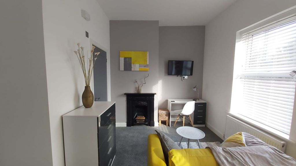 Property photo 1 of 13 Cover